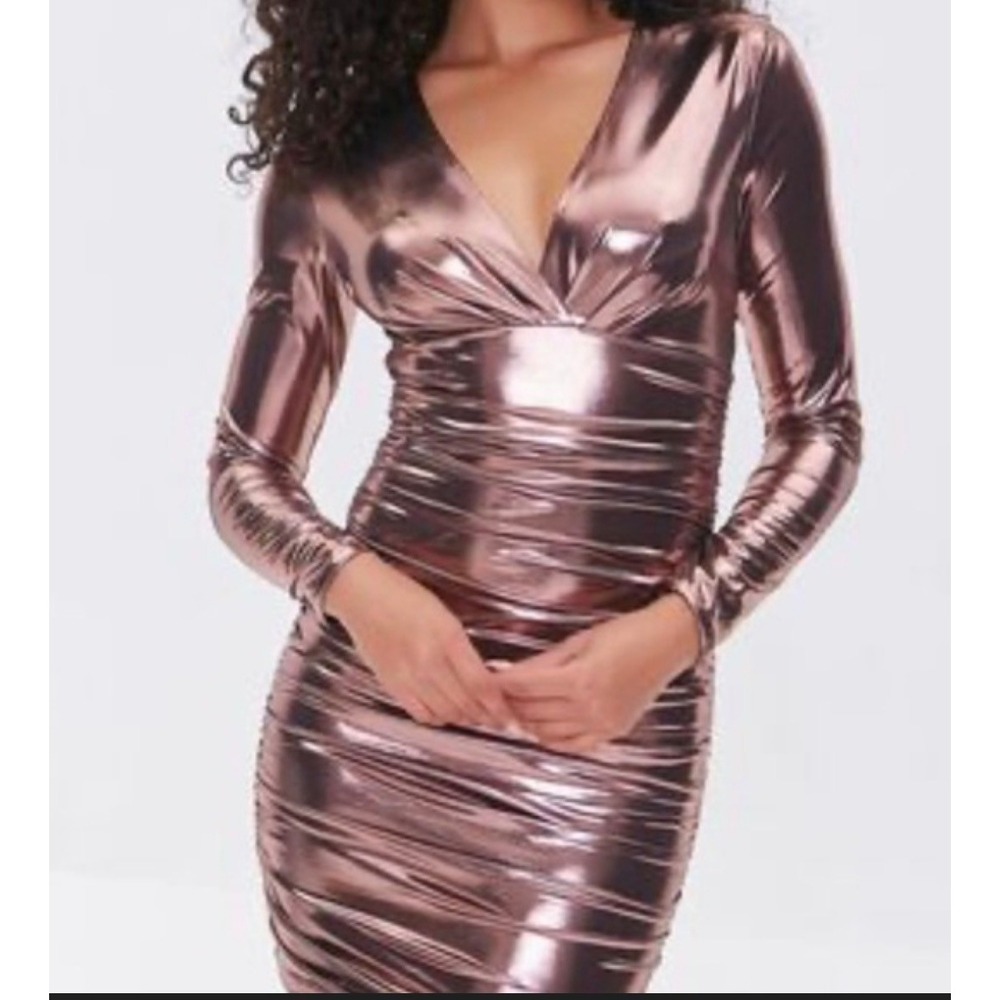 Forever 21‎ Metallic Sho-Pink Ruched Long Sleeve Bodycon Mini Dress M